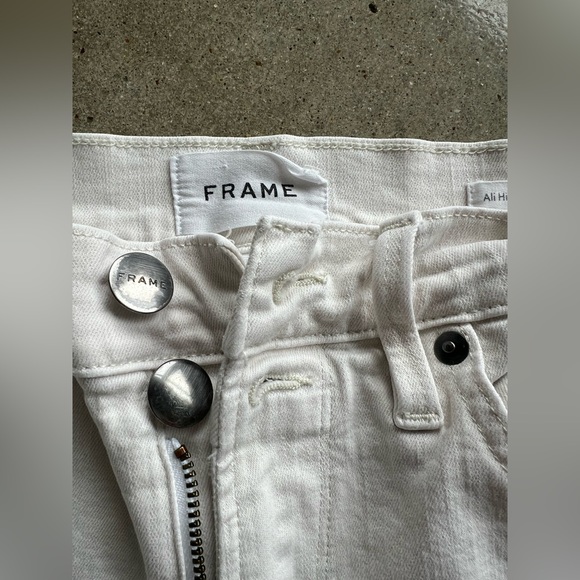 Frame size 26 women's off white jeans - Picture 2 of 10